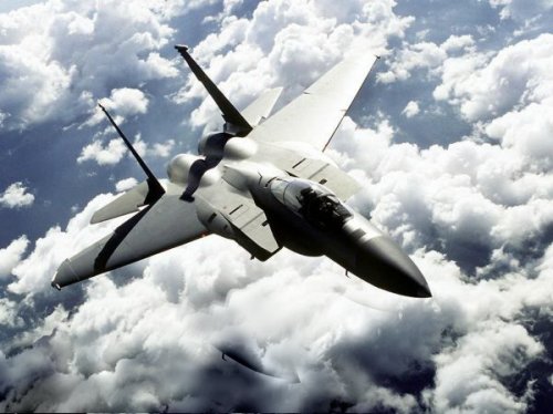 Пентагон ограничил полеты истребителей F-22